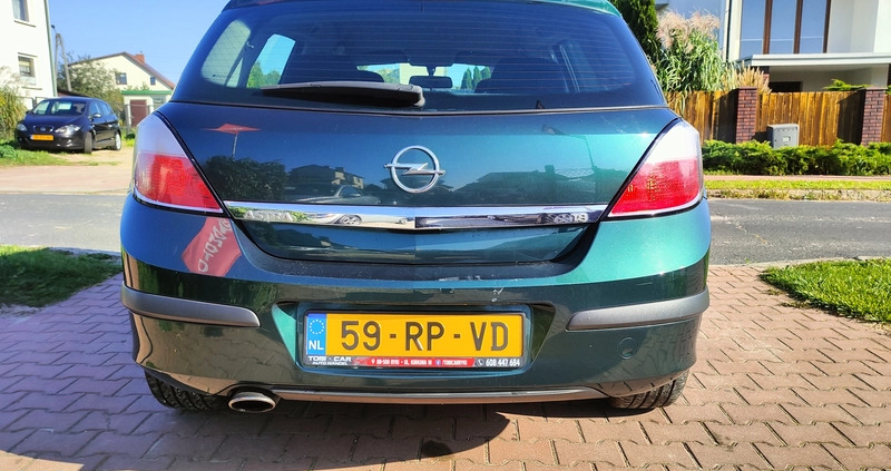 Opel Astra cena 9999 przebieg: 205000, rok produkcji 2005 z Gąbin małe 781